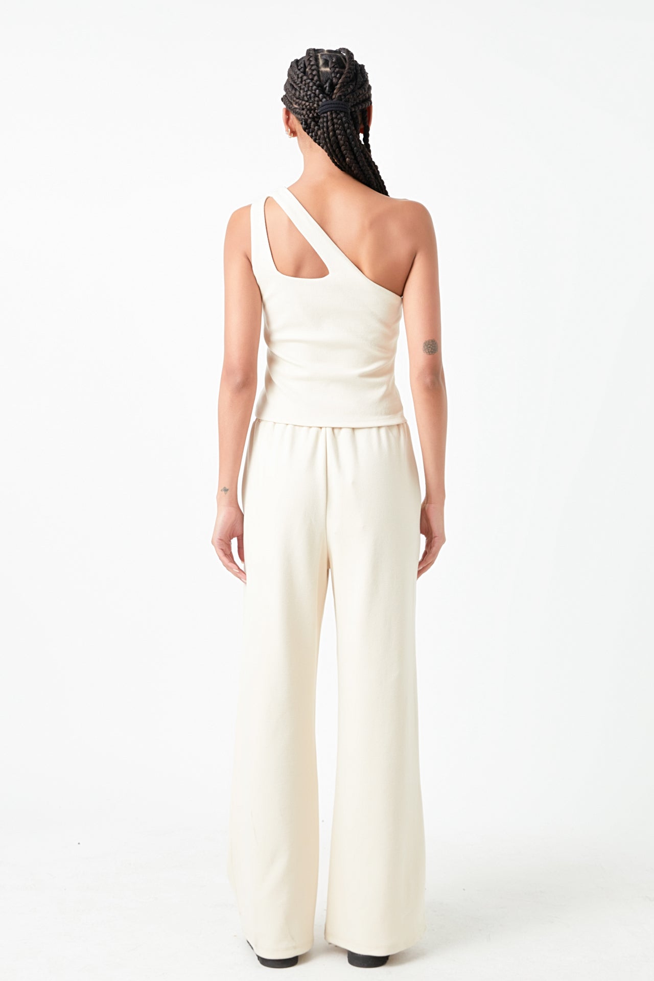 Cut-Out Detail Tank Top